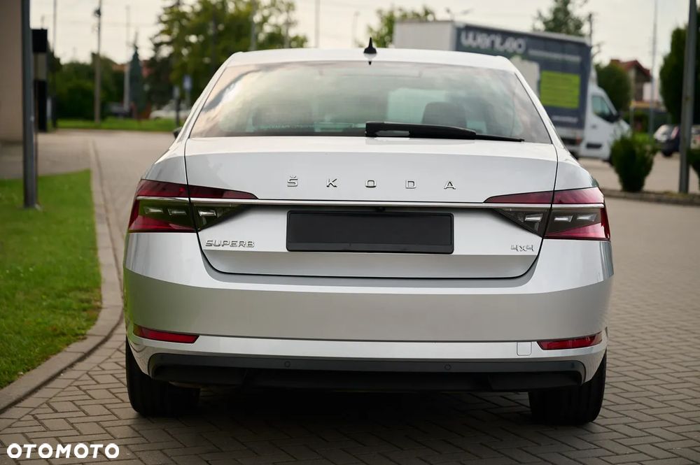 Skoda Superb 2.0 TDI SCR 4x4 Style DSG - 8