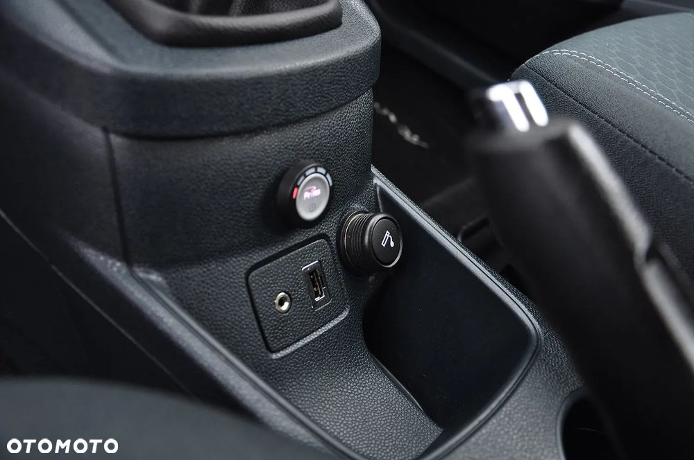 Ford Fiesta 1.6 Ti-VCT Titanium - 31