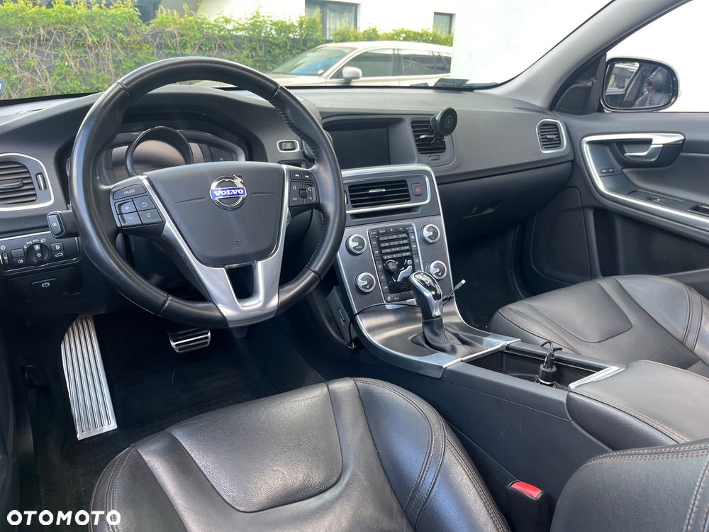 Volvo V60 T5 Drive-E Momentum - 8