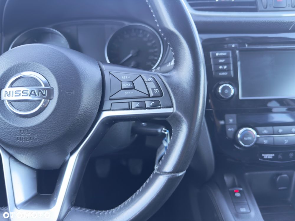Nissan Qashqai 1.5 dCi N-Connecta - 17