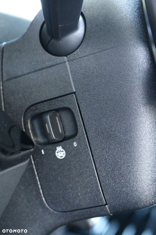 Mercedes-Benz GLA - 30