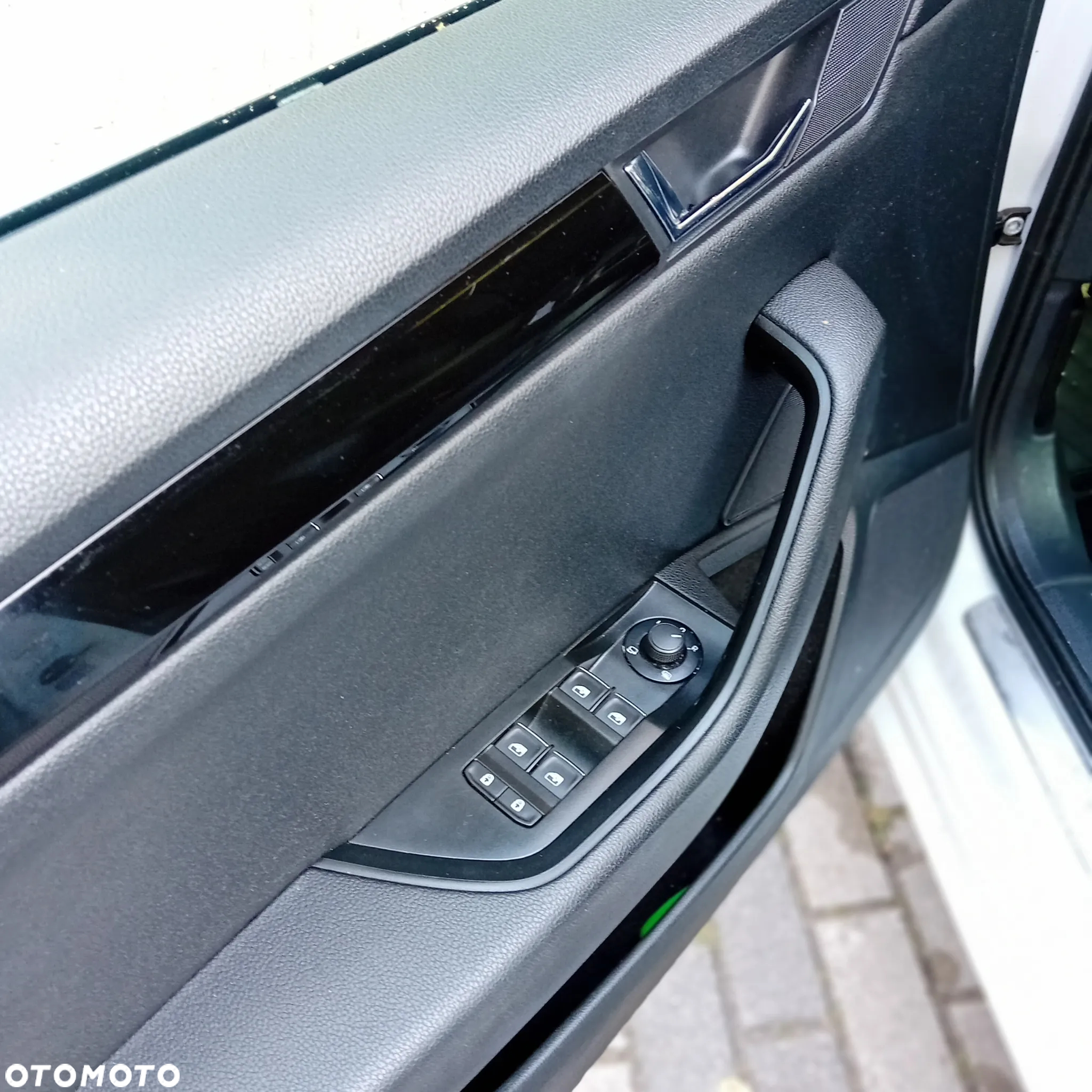 Skoda Superb 2.0 TDI 4x4 L&K DSG - 29