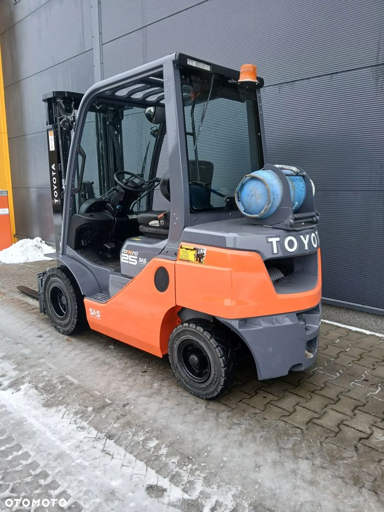 Toyota 02-8FGF25 - 5