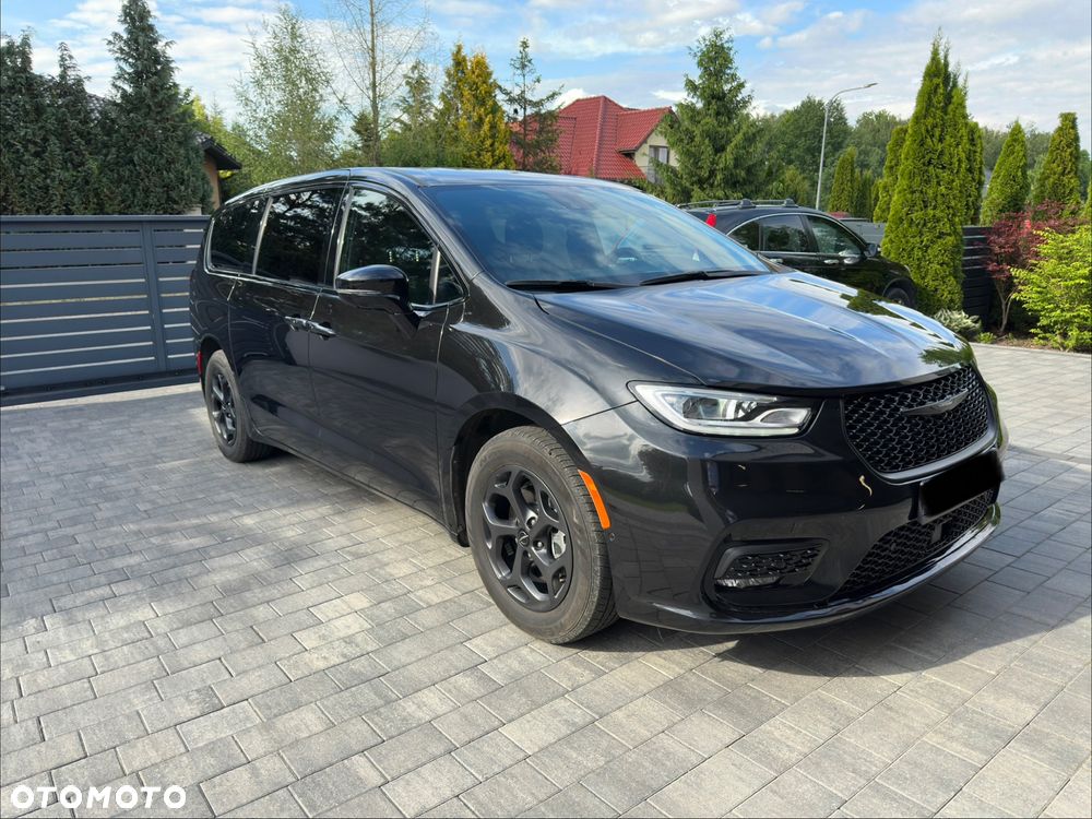 Chrysler Pacifica - 2