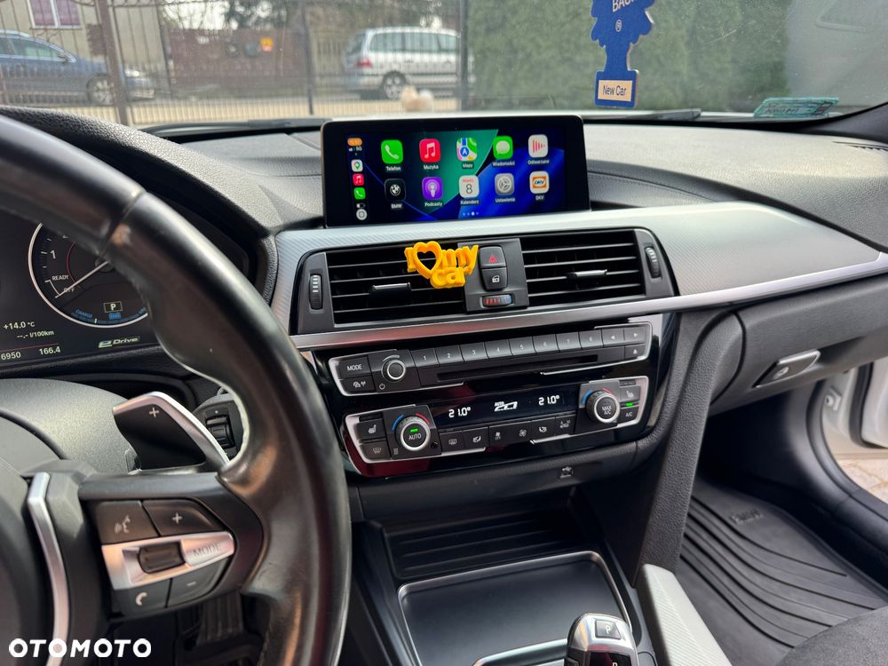 BMW Seria 3 330e iPerformance M Sport - 16