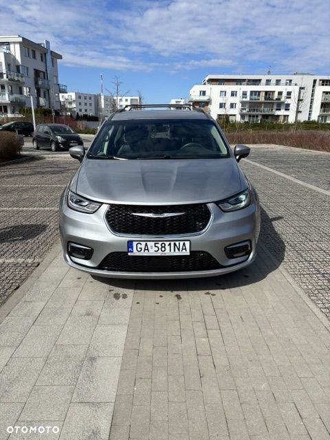 Chrysler Pacifica - 2