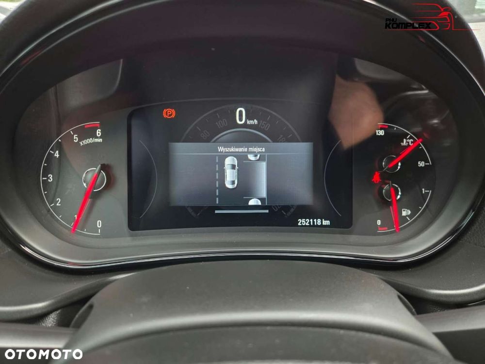 Opel Insignia - 25
