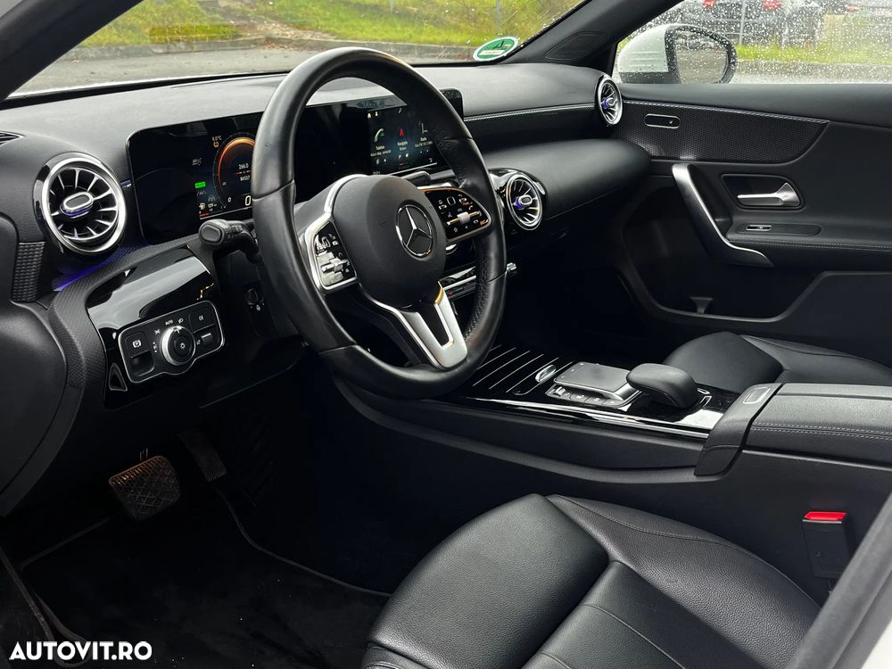 Mercedes-Benz A 250 e 8G-DCT - 11