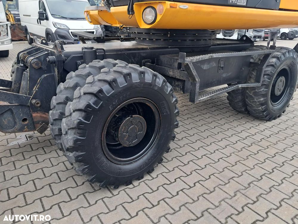 JCB js160w excavator pe roti - 13