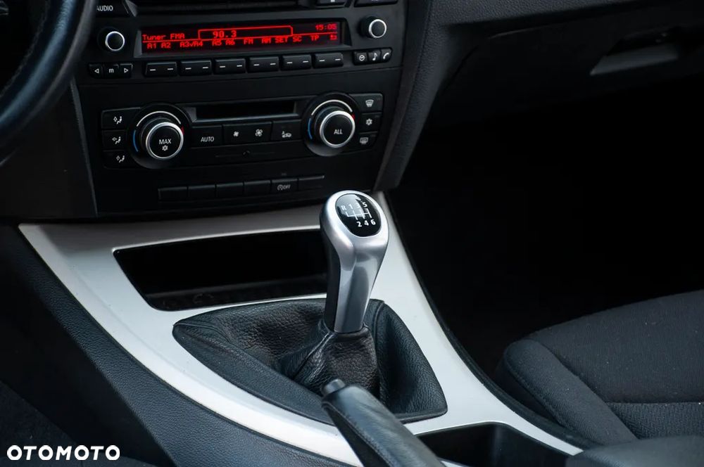 BMW Seria 3 318d Sport Line - 10