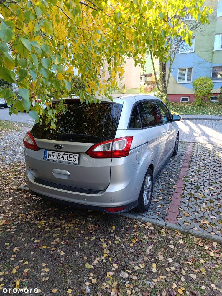 Ford Grand C-MAX - 16