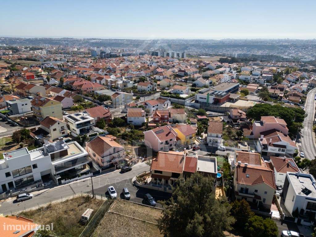 Moradia T4, Famões - Odivelas - Grande imagem: 2/52