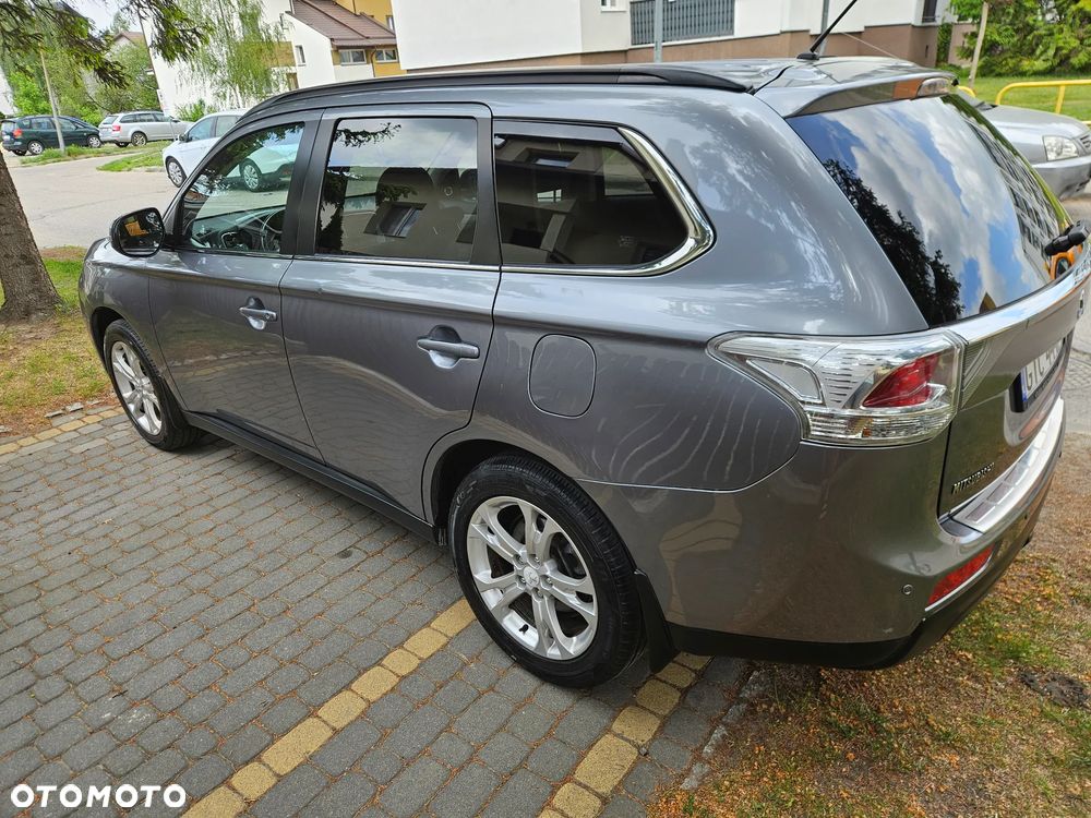 Mitsubishi Outlander 2.2 DID Instyle Navi - 8