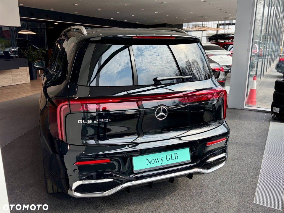 Mercedes-Benz GLB - 8