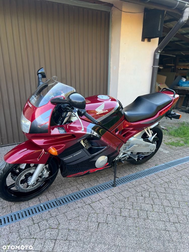 Honda CBR - 7