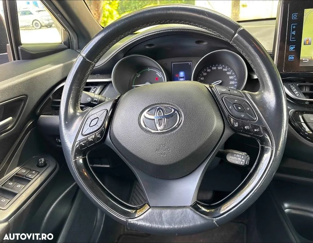 Toyota C-HR Flow - 10
