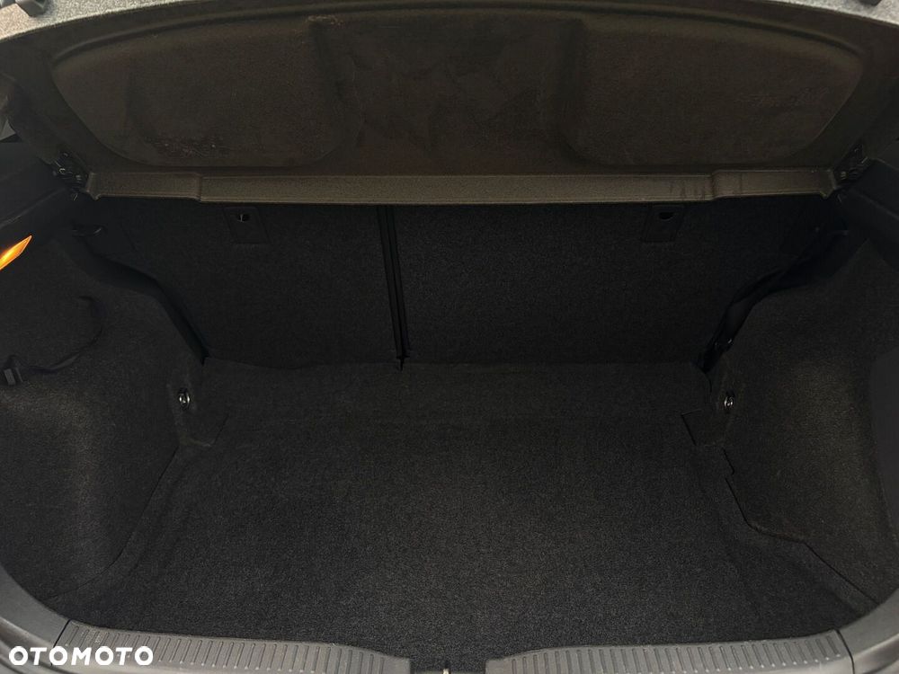 Toyota Auris 1.6 2010 - 28