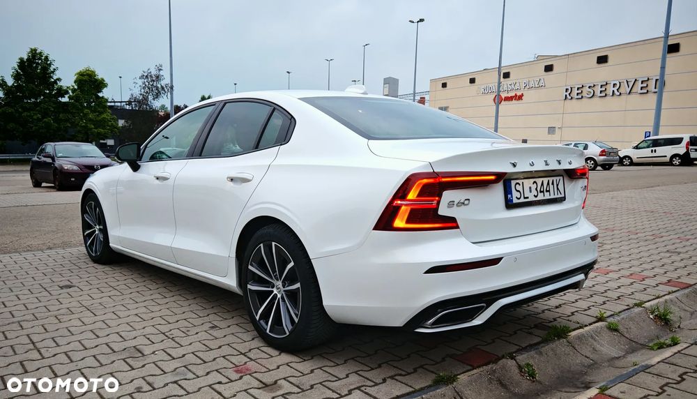 Volvo S60 T5 AWD R-Design - 8