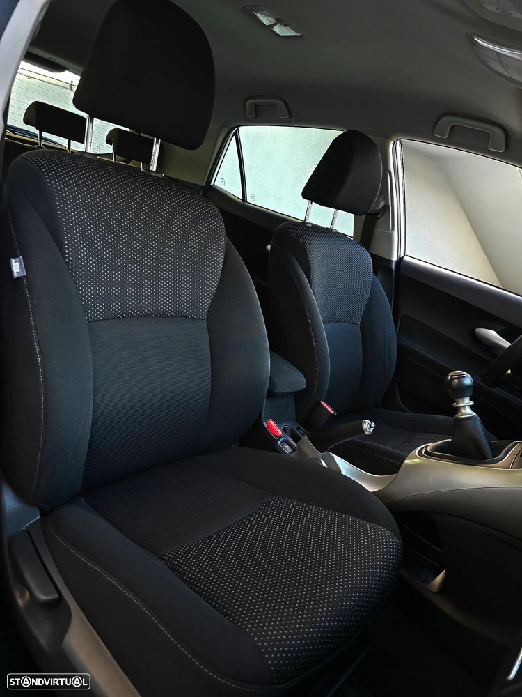 Toyota Auris 1.33 VVT-i Exclusive - 48