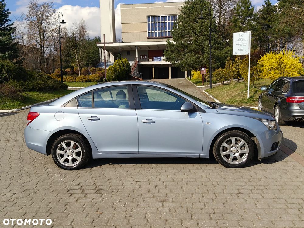 Chevrolet Cruze 2.0 LS - 5