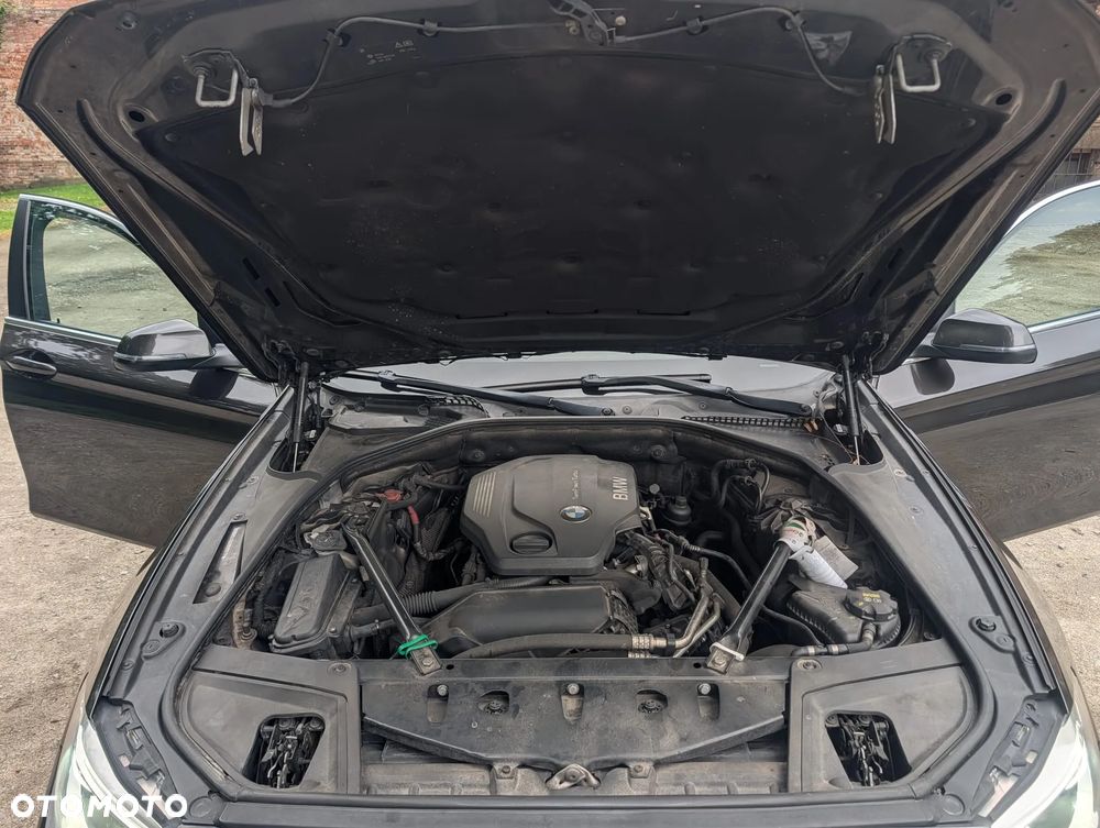 BMW Seria 5 520d M Sport - 23