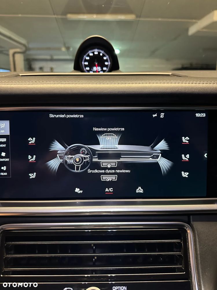 Porsche Panamera Turbo - 25