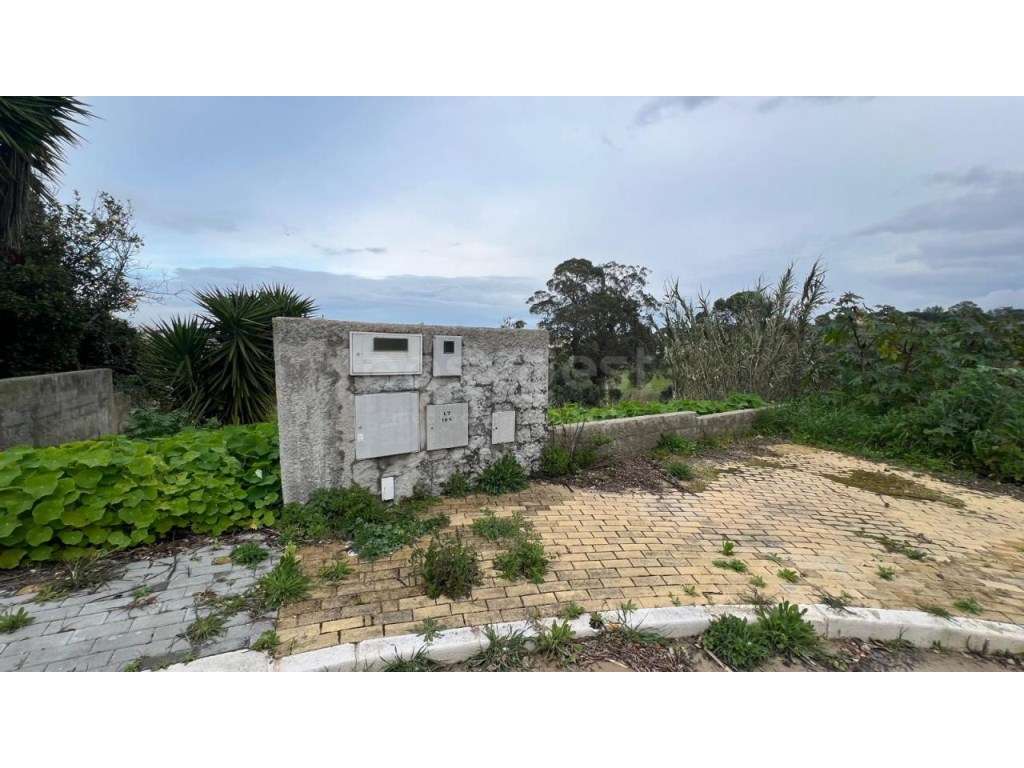 Terreno urbano para construção moradia isolada a 5 min das praias d... - Grande imagem: 2/12