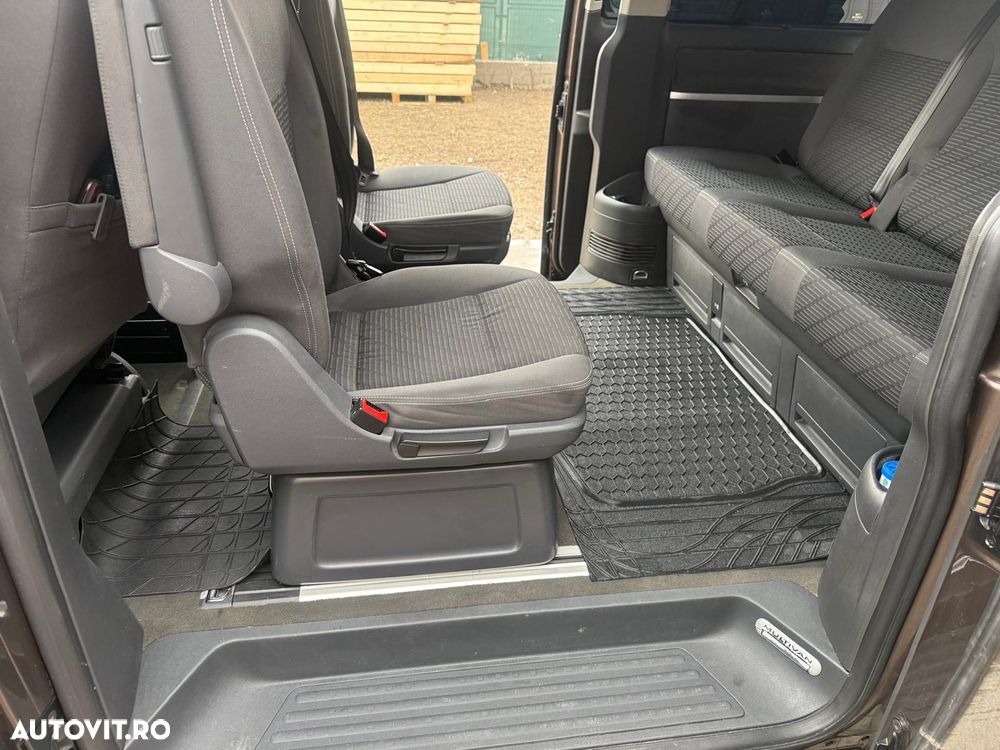 Volkswagen Multivan - 8