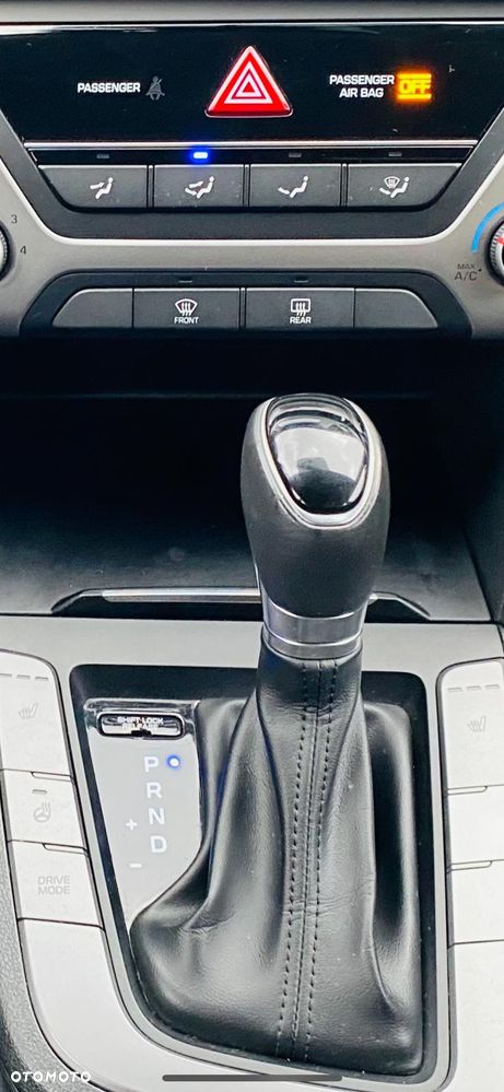 Hyundai Elantra - 13