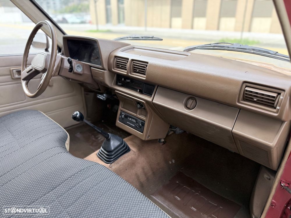 Toyota Hilux 2.4 D LN56L - 9