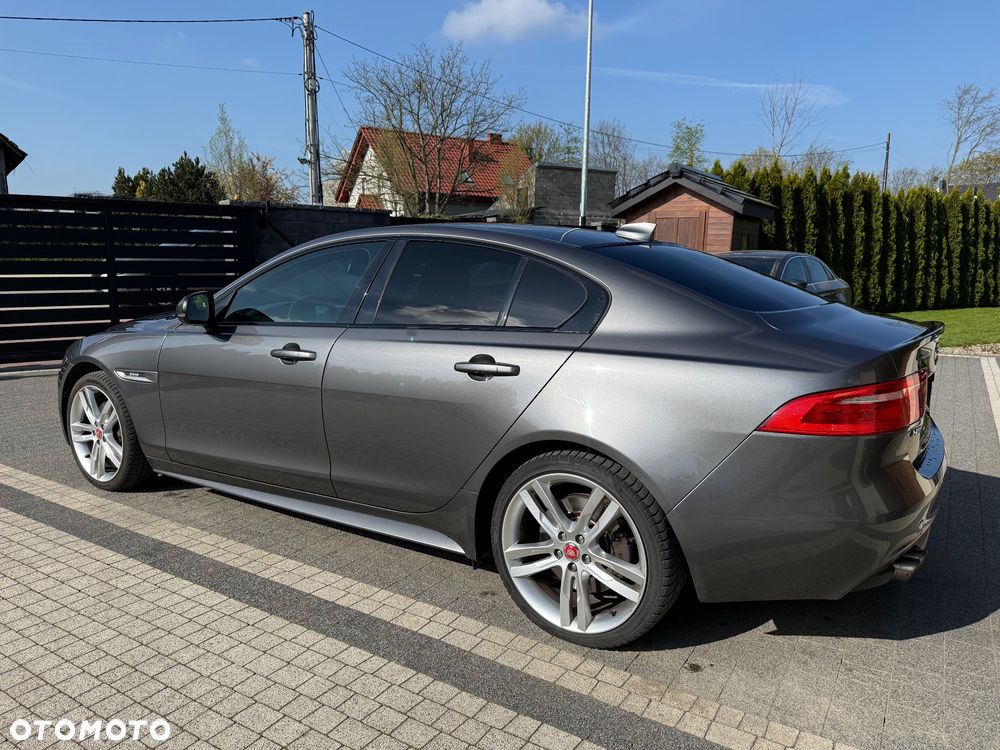Jaguar XE 20d AWD R-Sport - 18