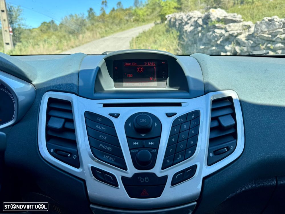 Ford Fiesta 1.25 Titanium - 23