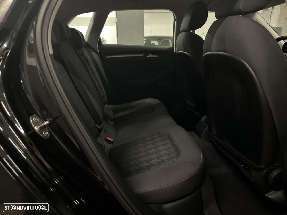 Audi A3 Sportback 1.6 TDI Attraction - 17