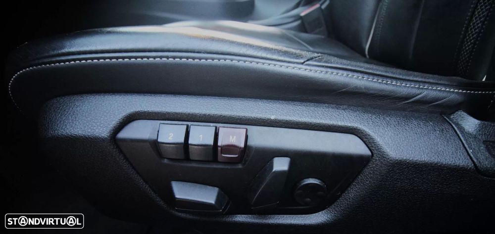 BMW 335 i xDrive L.Mod.Auto - 9