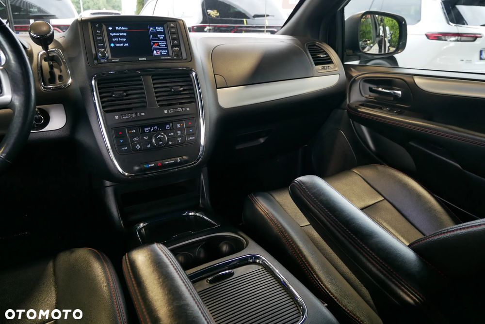Dodge Grand Caravan - 18