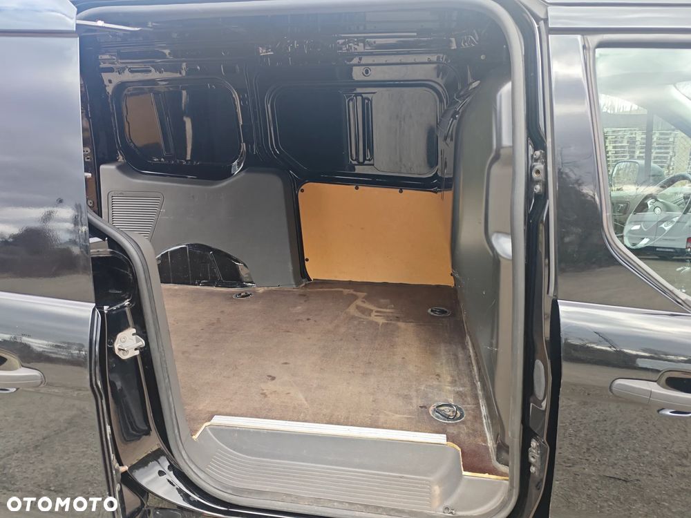 Ford Transit Connect - 8