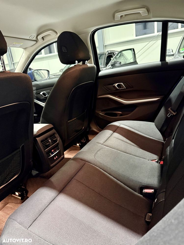 BMW Seria 3 320d xDrive Aut. Advantage - 11