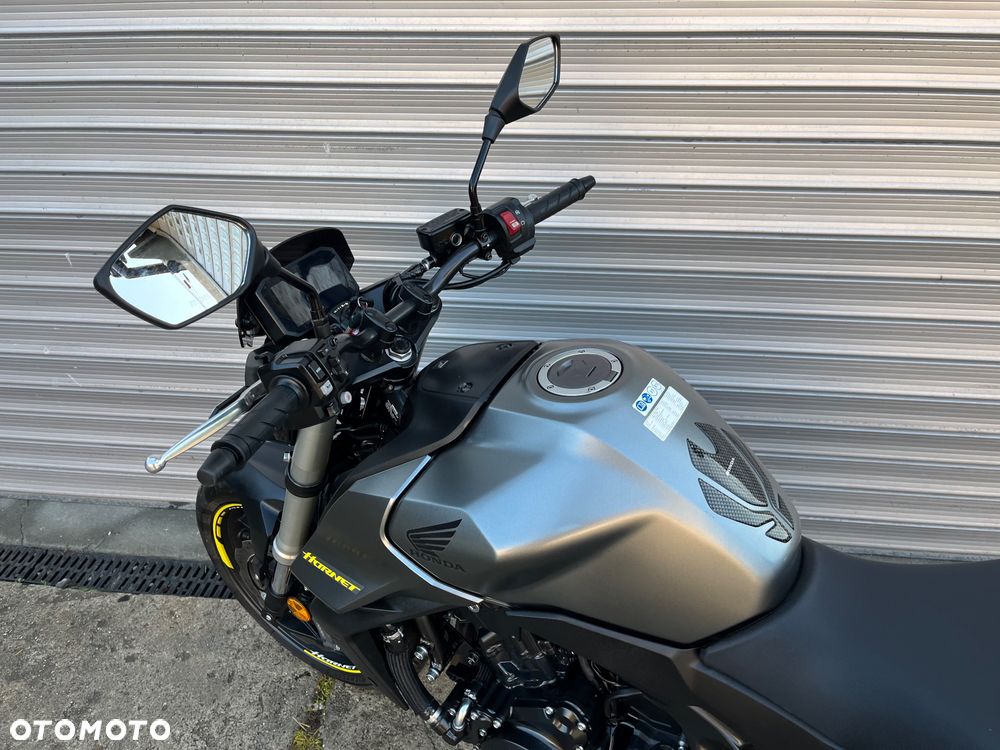 Honda Hornet - 26