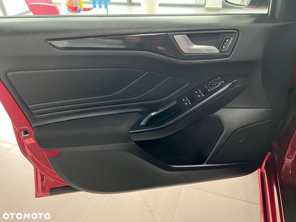 Ford Focus 1.0 EcoBoost ST-Line - 24