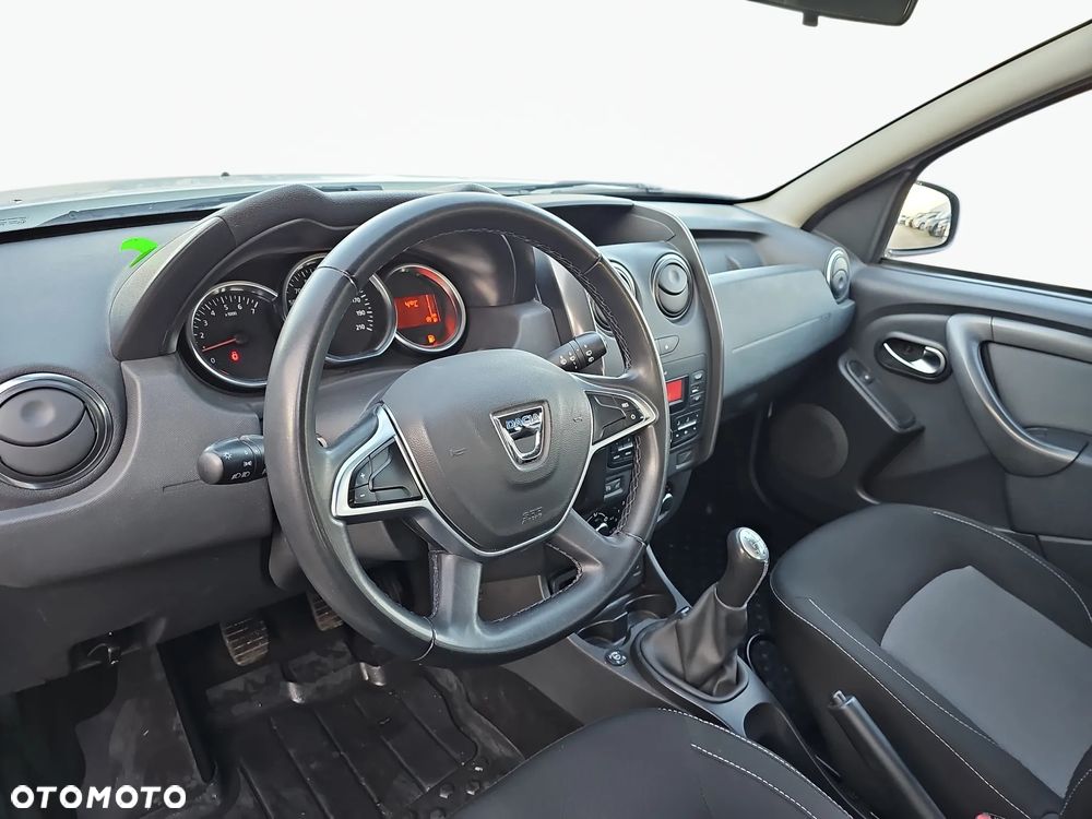 Dacia Duster 1.6 SCe Laureate S&S - 11