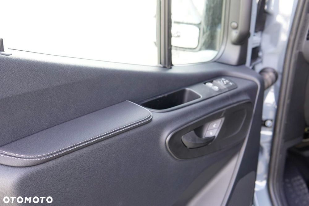 Mercedes-Benz Sprinter - 21