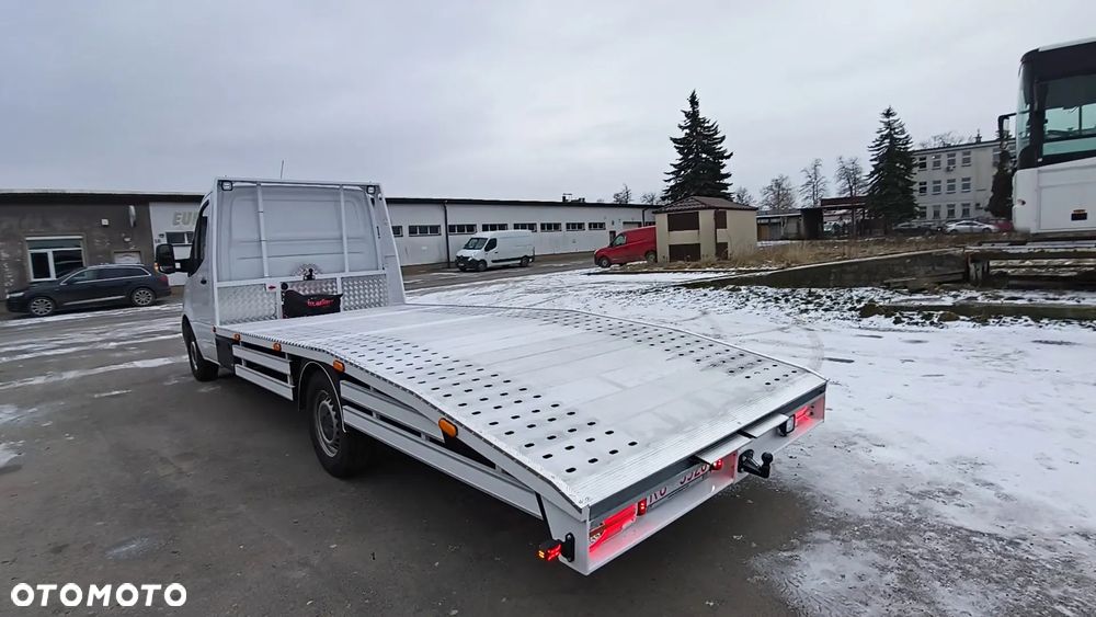 Mercedes-Benz Sprinter - 4