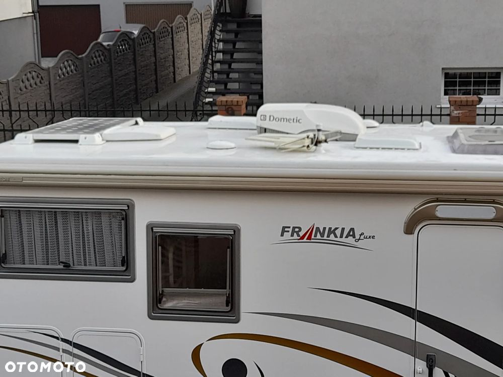 Mercedes-Benz Sprinter - 22