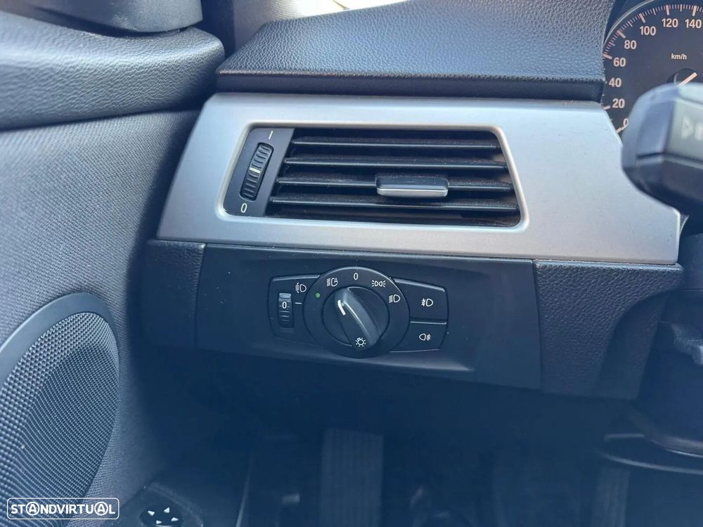 BMW 318 d Blue Performance - 40