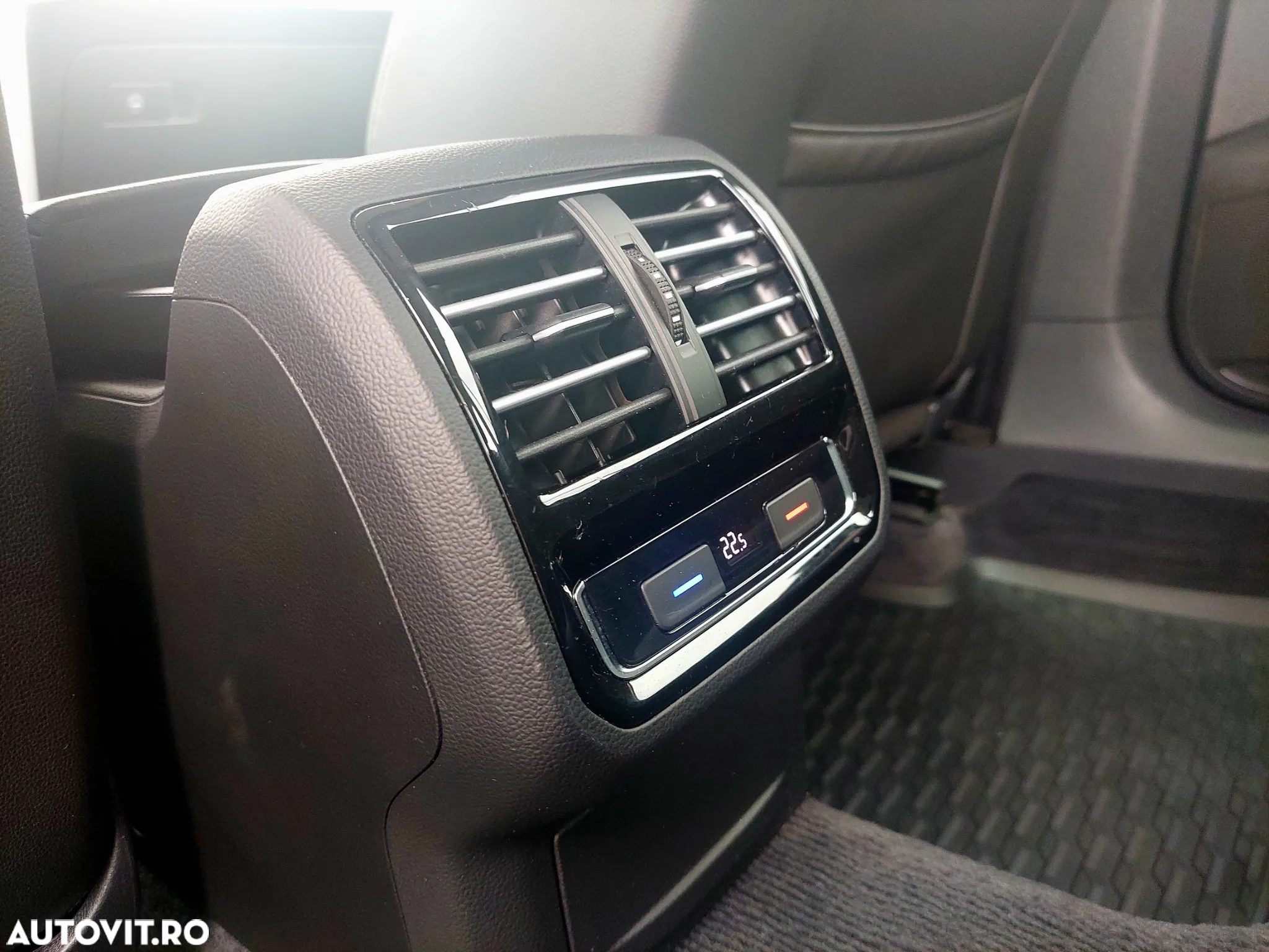 Volkswagen Passat - 18