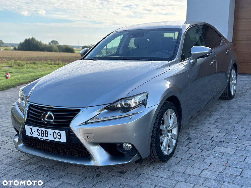 Lexus IS 300h Prestige - 4