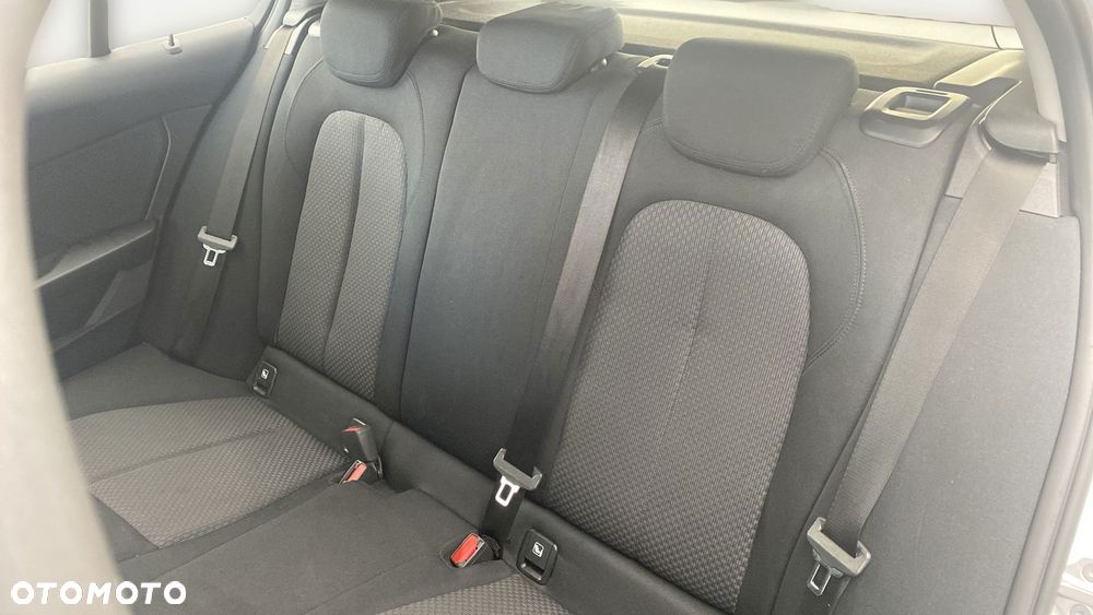 BMW Seria 1 118i Advantage - 12