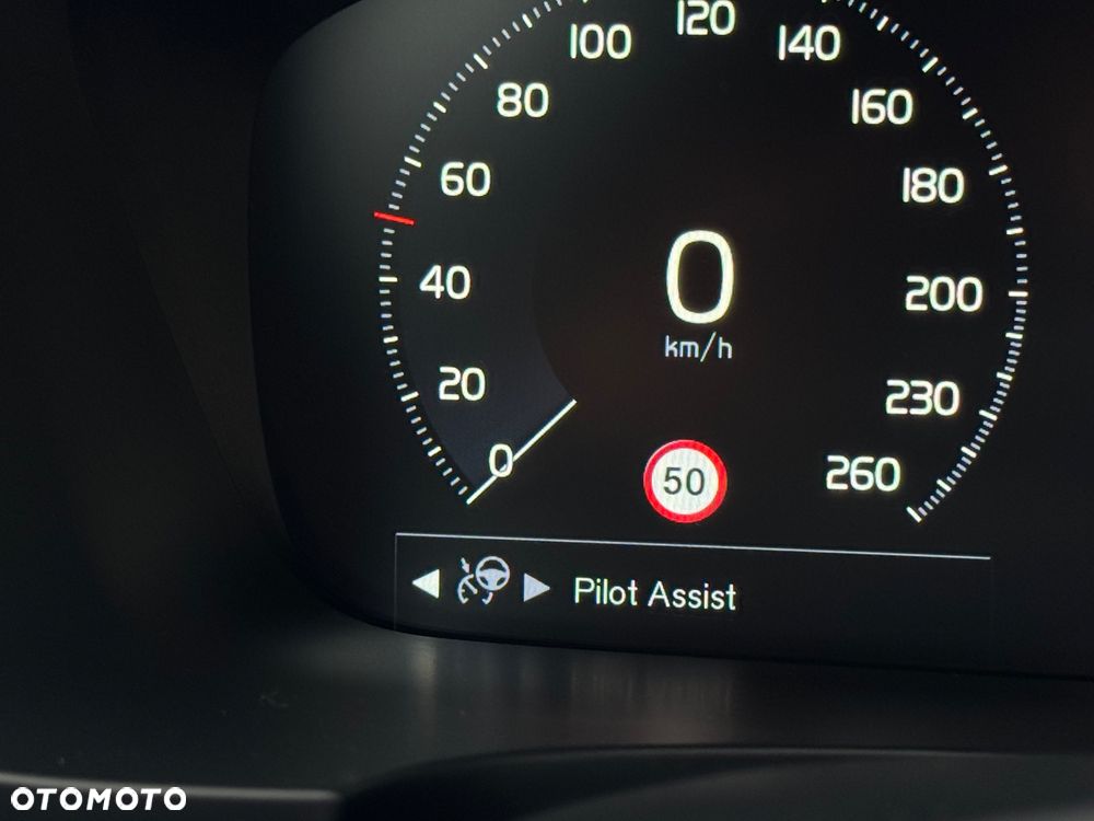 Volvo V90 D4 Momentum - 12