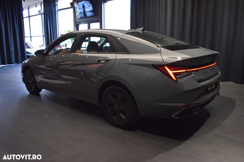 Hyundai Elantra 1.6 l 123 CP CVT Highway - 5