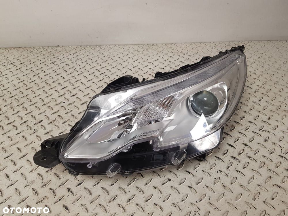 PEUGEOT 208 13-16 LAMPA LEWA PRZEDNIA PRZÓD IDEALNA EUROPA  9815405780 - 2